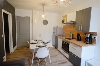 Cuisine ou kitchenette dans l'établissement Villa Jean Julien - Le Guéry - Wifi - 2 chambres - 4 personnes
