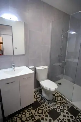 Salle de bains dans l'établissement Villa Jean Julien - Le Guéry - Wifi - 2 chambres - 4 personnes