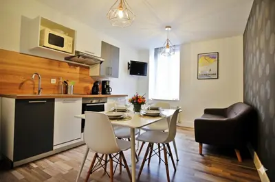 Cuisine ou kitchenette dans l'établissement Villa Jean Julien - Le Guéry - Wifi - 2 chambres - 4 personnes