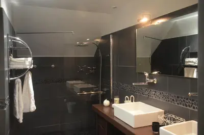 Salle de bains dans l'établissement L'ère du temps