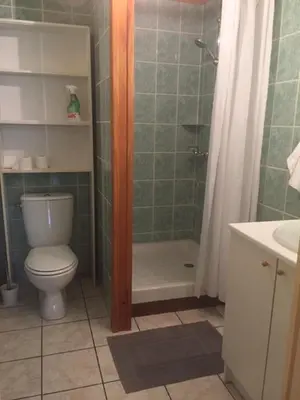 Salle de bains dans l'établissement Un havre de paix à la campagne près Vulcania