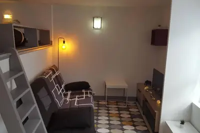Cuisine ou kitchenette dans l'établissement LE STULLEDIO tt confort et très bien situé a deux pas du centre ville