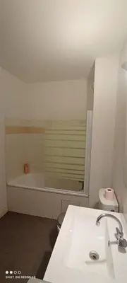 Un ou plusieurs lits dans un hébergement de l'établissement STUDIO double dans centre de LIMOGES WIFI