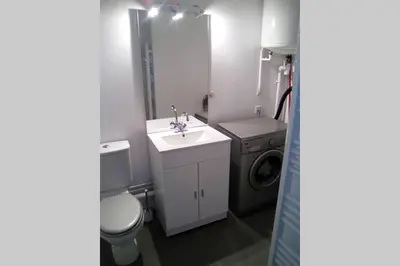 Salle de bains dans l'établissement STUDIO double dans centre de LIMOGES WIFI