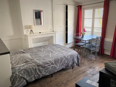 Un ou plusieurs lits dans un hébergement de l'établissement STUDIO double dans centre de LIMOGES WIFI