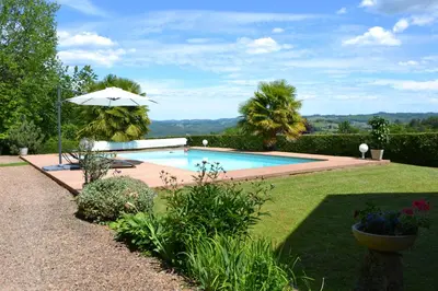 Piscine de l'établissement Bienvenue dans notre Gîte ou située à proximité