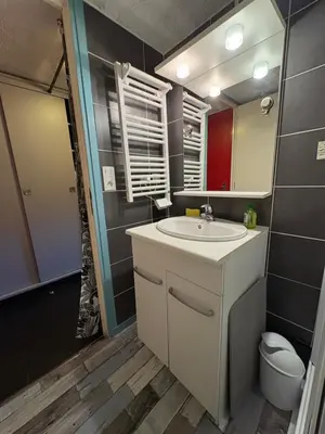 Salle de bains dans l'établissement Cocooning Auvergnat