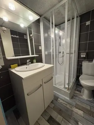 Salle de bains dans l'établissement Cocooning Auvergnat