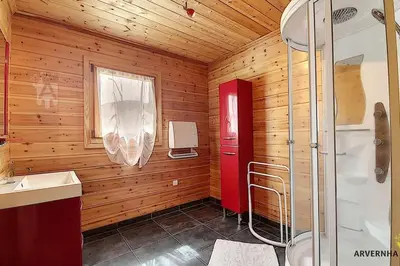 Salle de bains dans l'établissement Chalet Lorine