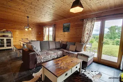 Coin salon dans l'établissement Chalet Lorine