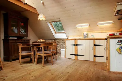 Cuisine ou kitchenette dans l'établissement '' Gite Q'uatre '' Charlannes