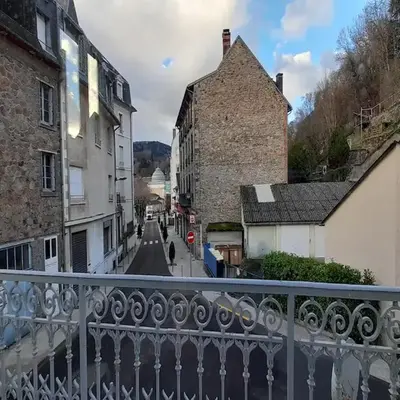 Meublé 2 chambres Wifi balcon 52m2 Centre La Bourboule