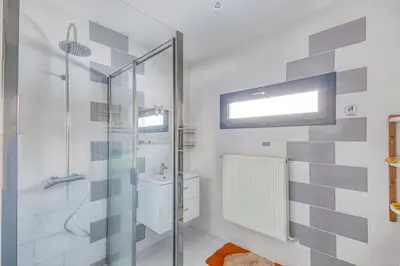 Salle de bains dans l'établissement Gentiane
