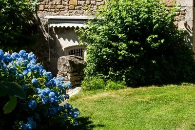 Jardin de l'établissement Gite E'table Charlannes