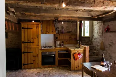 Cuisine ou kitchenette dans l'établissement Gite E'table Charlannes