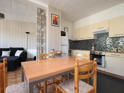 Cuisine ou kitchenette dans l'établissement Confortable T3 au Mont-Dore, proche Thermes - FR-1-608-21