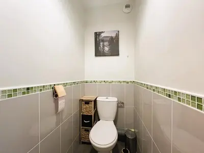 Salle de bains dans l'établissement T2 BIS rénové au Mont-Dore avec wifi proche des Thermes - FR-1-608-12
