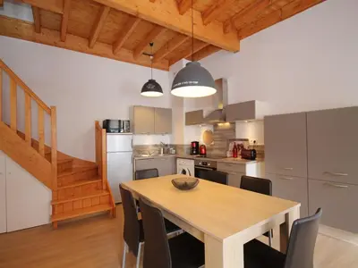 Cuisine ou kitchenette dans l'établissement Duplex rénové 3 pièces, 6 pers., lumineux, Mont-Dore - FR-1-608-30