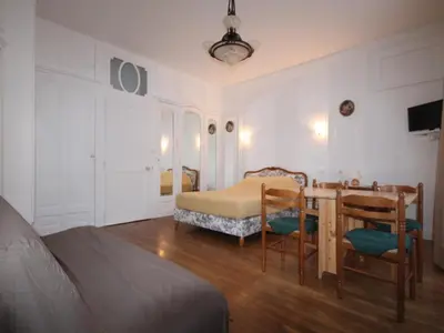 Coin salon dans l'établissement Charmant T1 au Mont-Dore face aux Thermes, tout équipé, 4 pers. - FR-1-608-60