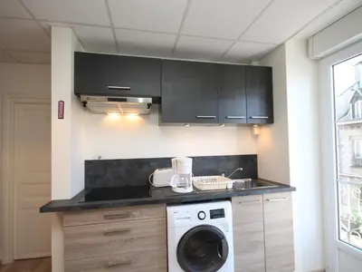 Cuisine ou kitchenette dans l'établissement LE MONT DORE - Appartement T3 près de l'hyper centre - FR-1-608-84