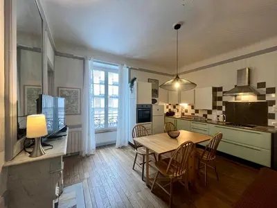 Cuisine ou kitchenette dans l'établissement Mont Dore : Charmant T2 au Calme avec WiFi - FR-1-608-104
