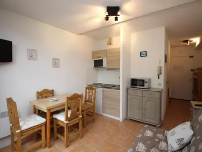 Cuisine ou kitchenette dans l'établissement Studio confortable 4 pers au Mont-Dore - FR-1-608-148