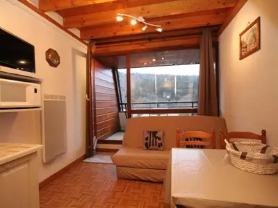 Cuisine ou kitchenette dans l'établissement Mont-Dore Duplex 35m², Balcon, Wi-Fi, 6pers - FR-1-608-156