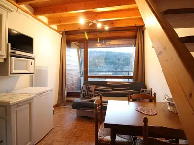 Cuisine ou kitchenette dans l'établissement Mont-Dore Duplex 35m², Balcon, Wi-Fi, 6pers - FR-1-608-156