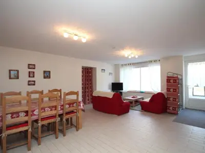 Coin salon dans l'établissement Grand T3 au Mont-Dore avec Terrasse et Parking - FR-1-608-177
