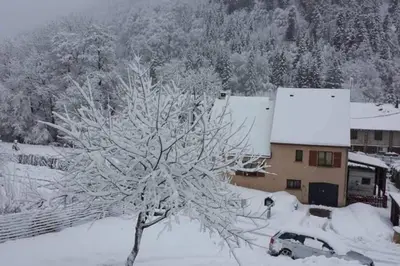 L'établissement Chalet Loulou, massif central, Le Mont-Dore en hiver