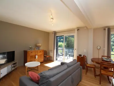 Télévision ou salle de divertissement dans l'établissement T3 moderne avec WiFi et parking - Mont-Dore - FR-1-608-13