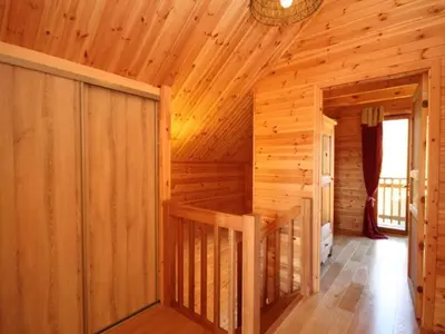 Plan de l'établissement Chalet 3 étoiles au Mont-Dore pour 6 pers. avec terrasse et vue sur le Sancy - FR-1-608-10