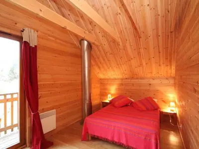 Un ou plusieurs lits dans un hébergement de l'établissement Chalet 3 étoiles au Mont-Dore pour 6 pers. avec terrasse et vue sur le Sancy - FR-1-608-10