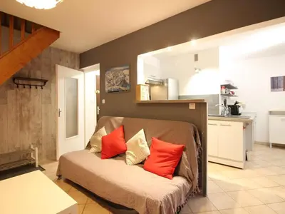 Cuisine ou kitchenette dans l'établissement Beau Duplex T3 avec Balcon, Wifi et Parking à 300m du Centre - FR-1-608-16