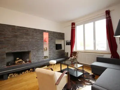 Télévision ou salle de divertissement dans l'établissement Duplex T3 Hyper Centre Mont-Dore avec WiFi - FR-1-608-1