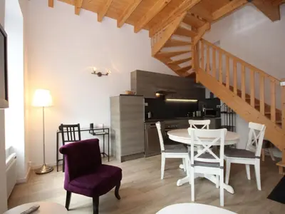 Cuisine ou kitchenette dans l'établissement Duplex T3 en centre-ville avec Wi-Fi et animaux admis - FR-1-608-26
