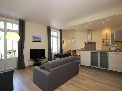 Cuisine ou kitchenette dans l'établissement LE MONT DORE - Appartement T3 spacieux avec balcon et WIFI au centre - FR-1-608-23