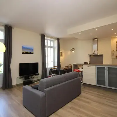 LE MONT DORE - Appartement T3 spacieux avec balcon et WIFI au centre - FR-1-608-23