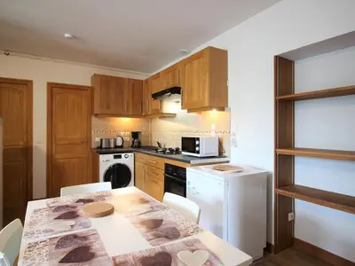 Cuisine ou kitchenette dans l'établissement La Bourboule: T3 Confort, Parking, WiFi - FR-1-608-14