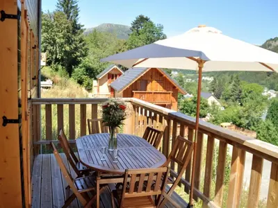 Vue générale sur la montagne ou vue sur la montagne depuis le chalet