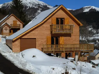 Vue générale sur la montagne ou vue sur la montagne depuis le chalet