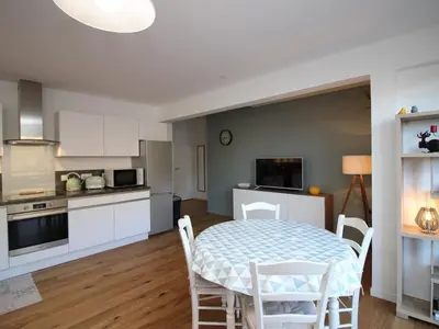 Cuisine ou kitchenette dans l'établissement Charmant T2 avec Wifi et parking au Mont-Dore - FR-1-608-45