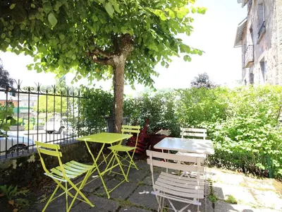 Jardin de l'établissement Appartement lumineux à La Bourboule, 3 chambres, proche centre - FR-1-608-39