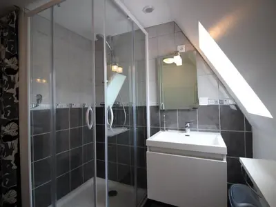 Salle de bains dans l'établissement T3 au Mont-Dore avec Wi-Fi, à 400m du centre - FR-1-608-50