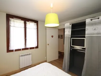 Cuisine ou kitchenette dans l'établissement Charmant T2 au Mont-Dore avec Garage Double et WiFi - FR-1-608-114