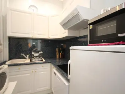 Cuisine ou kitchenette dans l'établissement Charmant T3 avec Balcon au Mont-Dore, WiFi, Proche Centre - FR-1-608-155