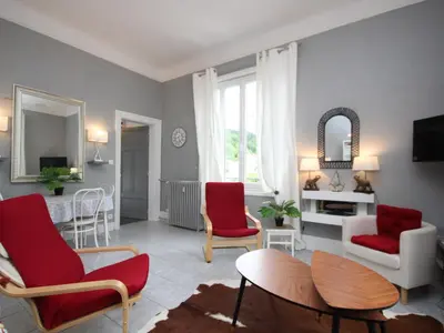 Coin salon dans l'établissement Charmant T3 avec Balcon au Mont-Dore, WiFi, Proche Centre - FR-1-608-155