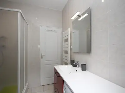 Plan de l'établissement Mont-Dore : Beau T2 en Hyper Centre avec WIFI - FR-1-608-163