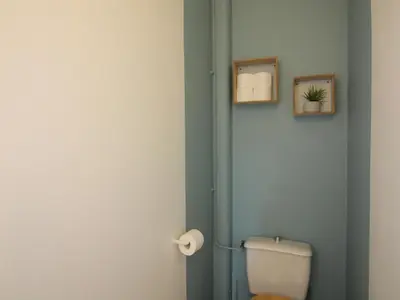 Salle de bains dans l'établissement La Bourboule - Charmant T2 rénové avec WiFi - FR-1-608-159