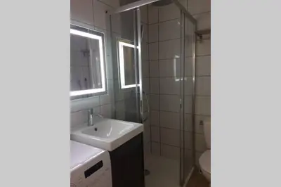 Salle de bains dans l'établissement Studio lumineux avec balcon 2/4 pers. plein centre